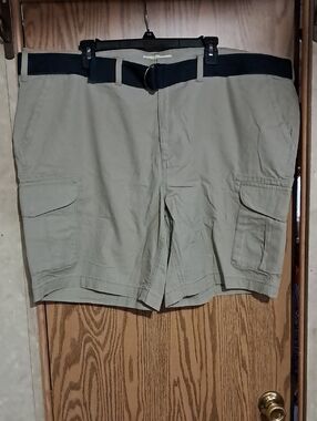 Sonoma Tan Cargo Shorts with Navy Belt Sz 48 Big And Tall